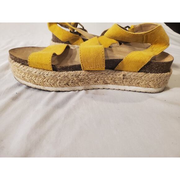 UNIVERSAL THREAD Yellow Faux SUEDE Strappy PLATFORM Espadrille SANDAL Size 6.5 - Picture 6 of 12